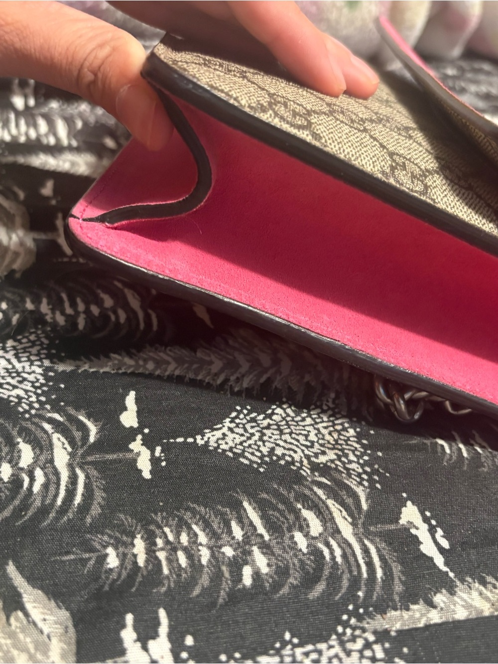 Gucci Beige GG Supreme Crossbody with Pink Trim and Silver Chain - Picture 7 of 7